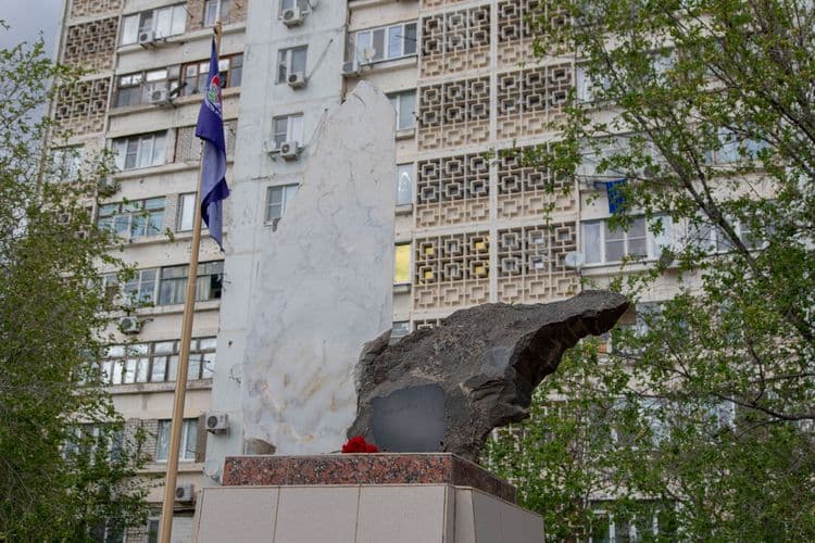 Памятник чернобыльцам — ликвидаторам аварии